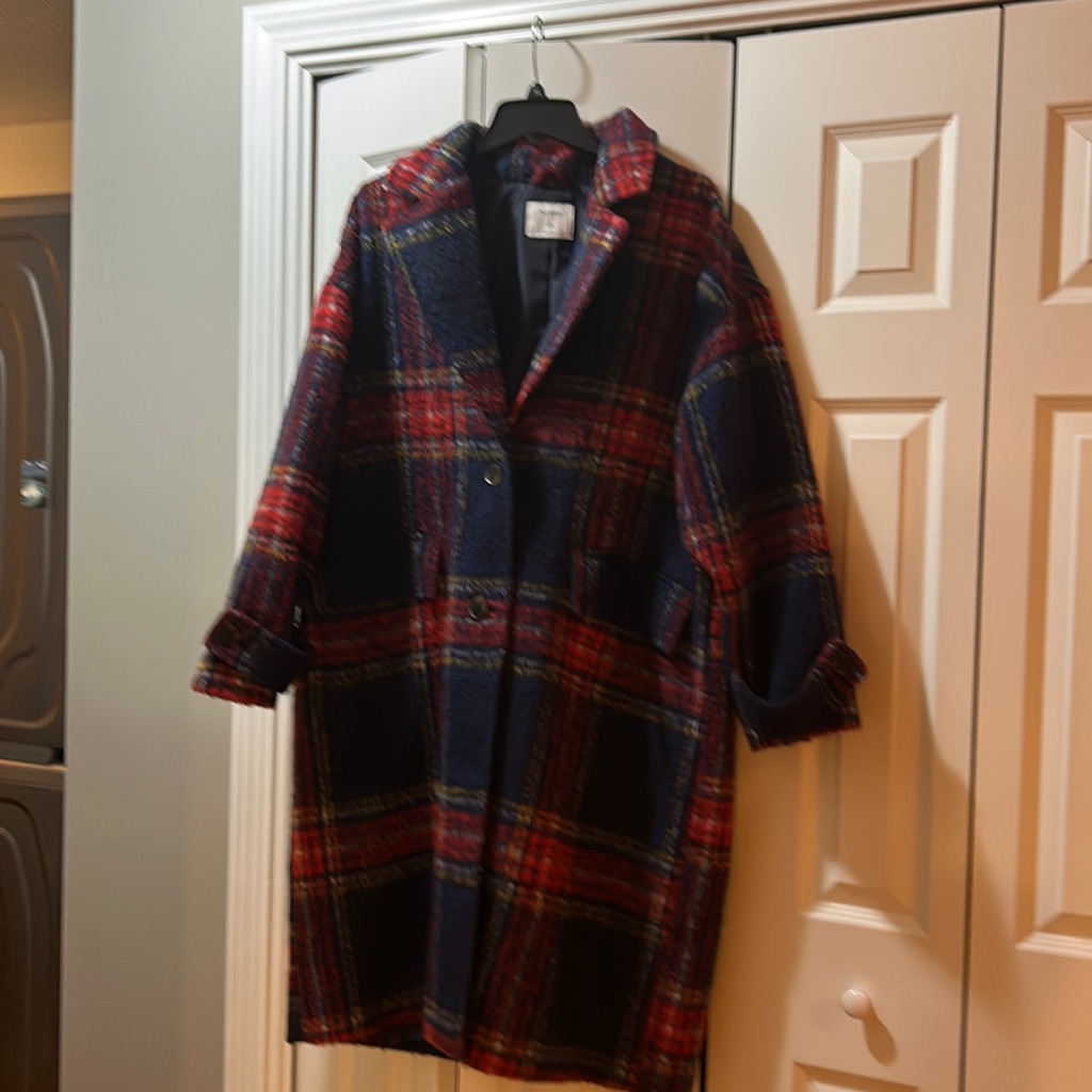 Old Navy Plaid Long Jacket With 2 Buttons. Size Alp